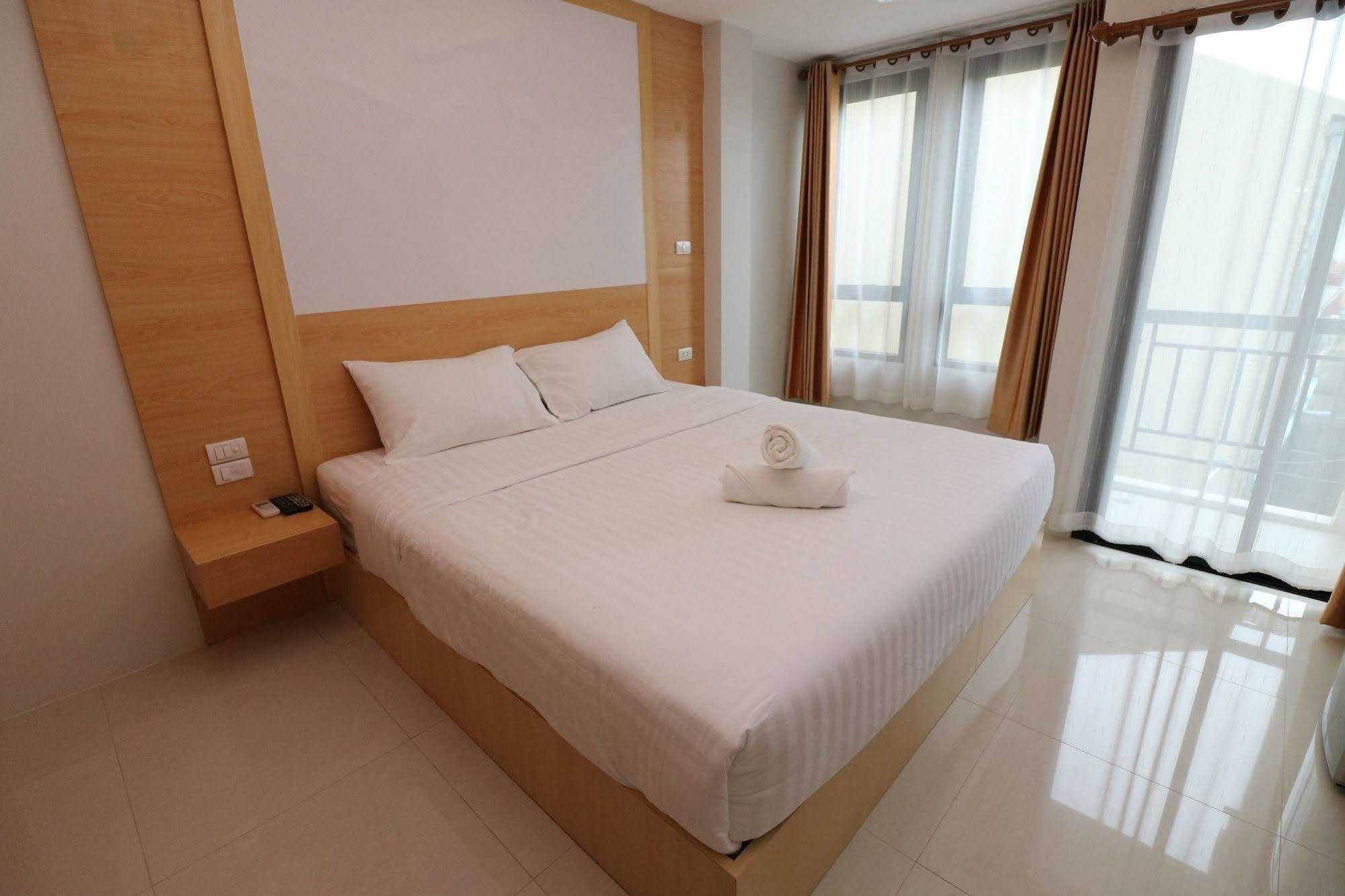 Calivefornia 2016 Hotell Chiang Rai Exteriör bild