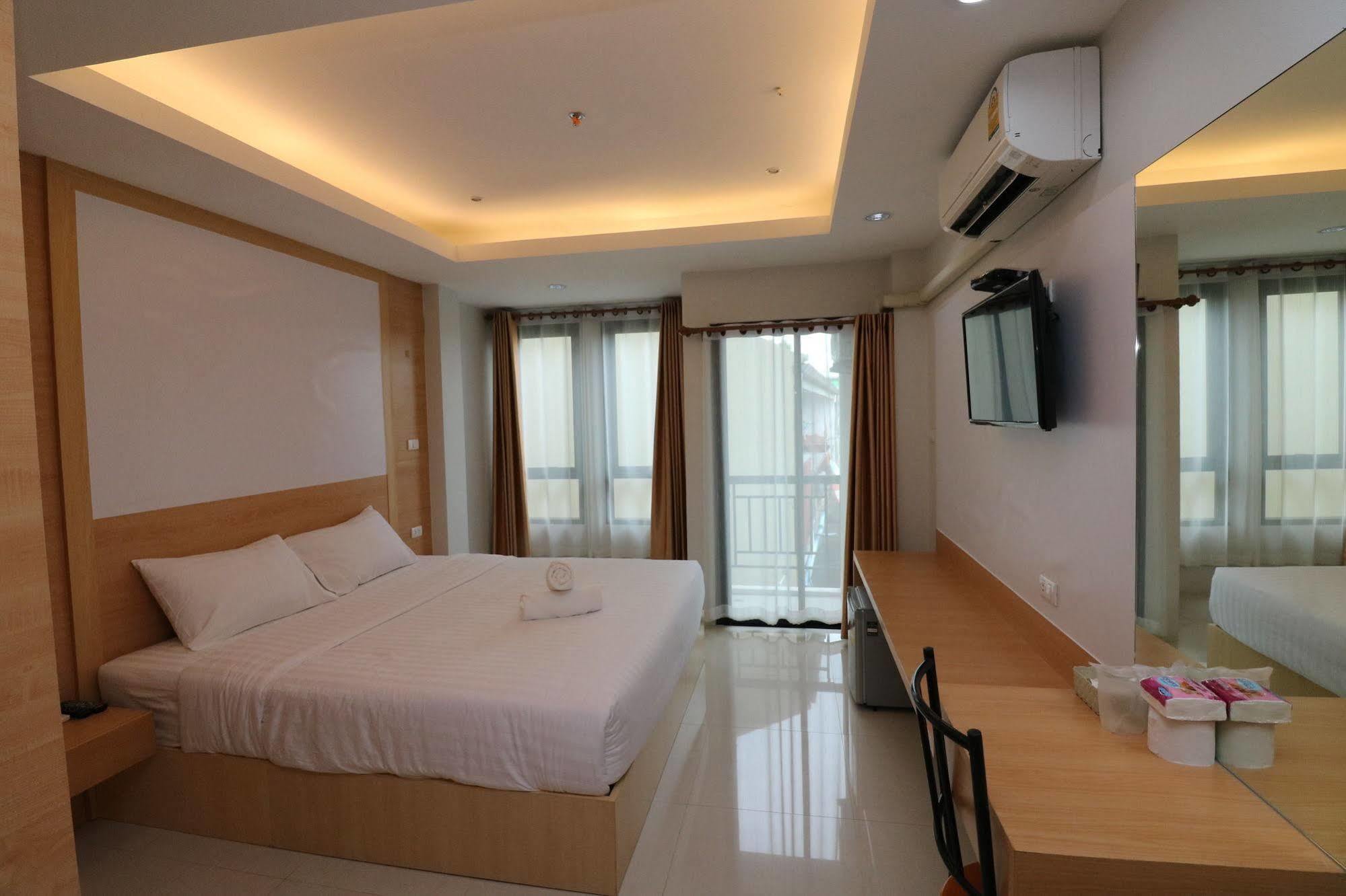 Calivefornia 2016 Hotell Chiang Rai Exteriör bild